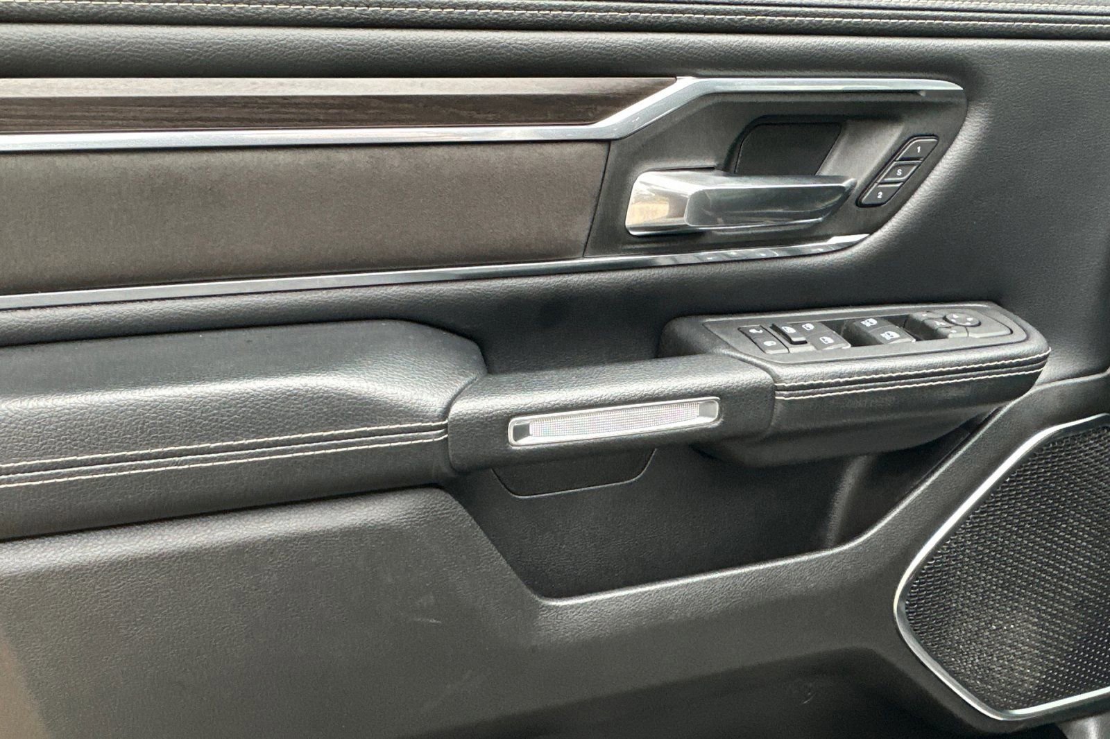 Used 2025 RAM 1500 Laramie image 11