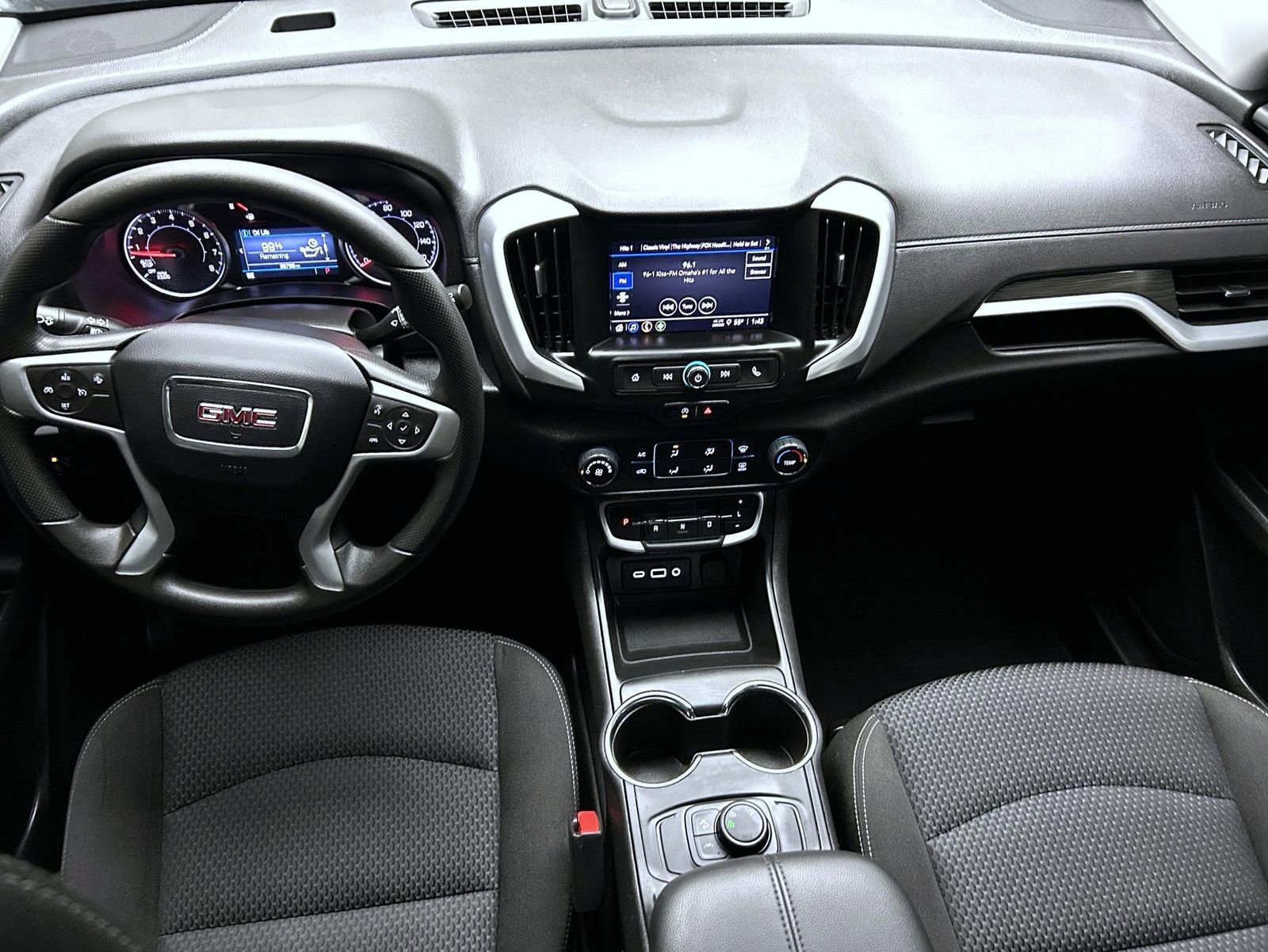 Used 2023 GMC Terrain SLE w/ Elevation Edition image 14