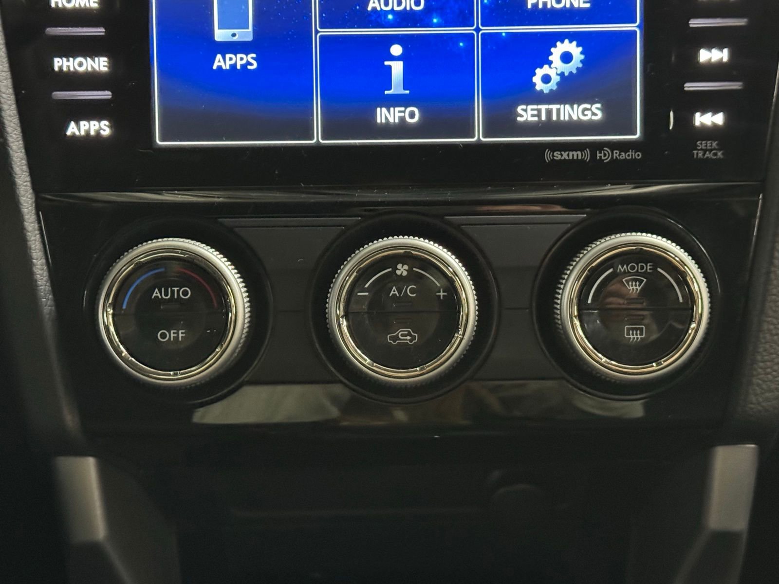 Used 2018 Subaru Forester 2.5i Premium w/ All-Weather Package image 18