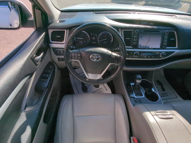 Used 2018 Toyota Highlander XLE AWD/4WD image 7