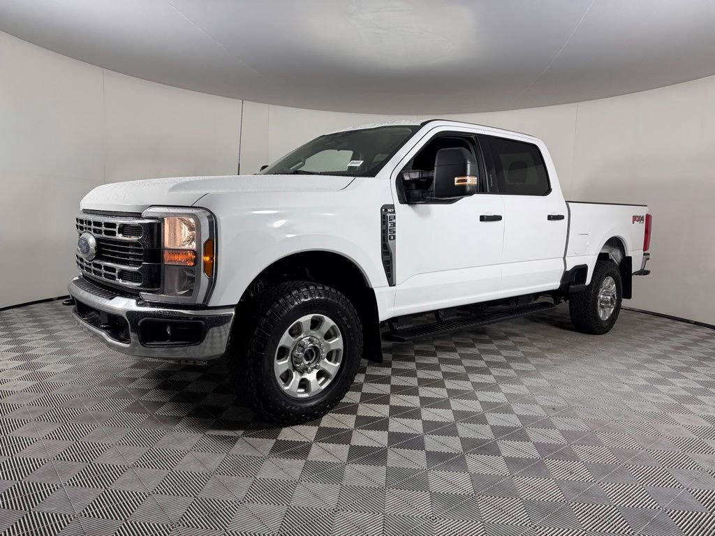 Used 2024 Ford F350 XLT w/ FX4 Off-Road Package image 3