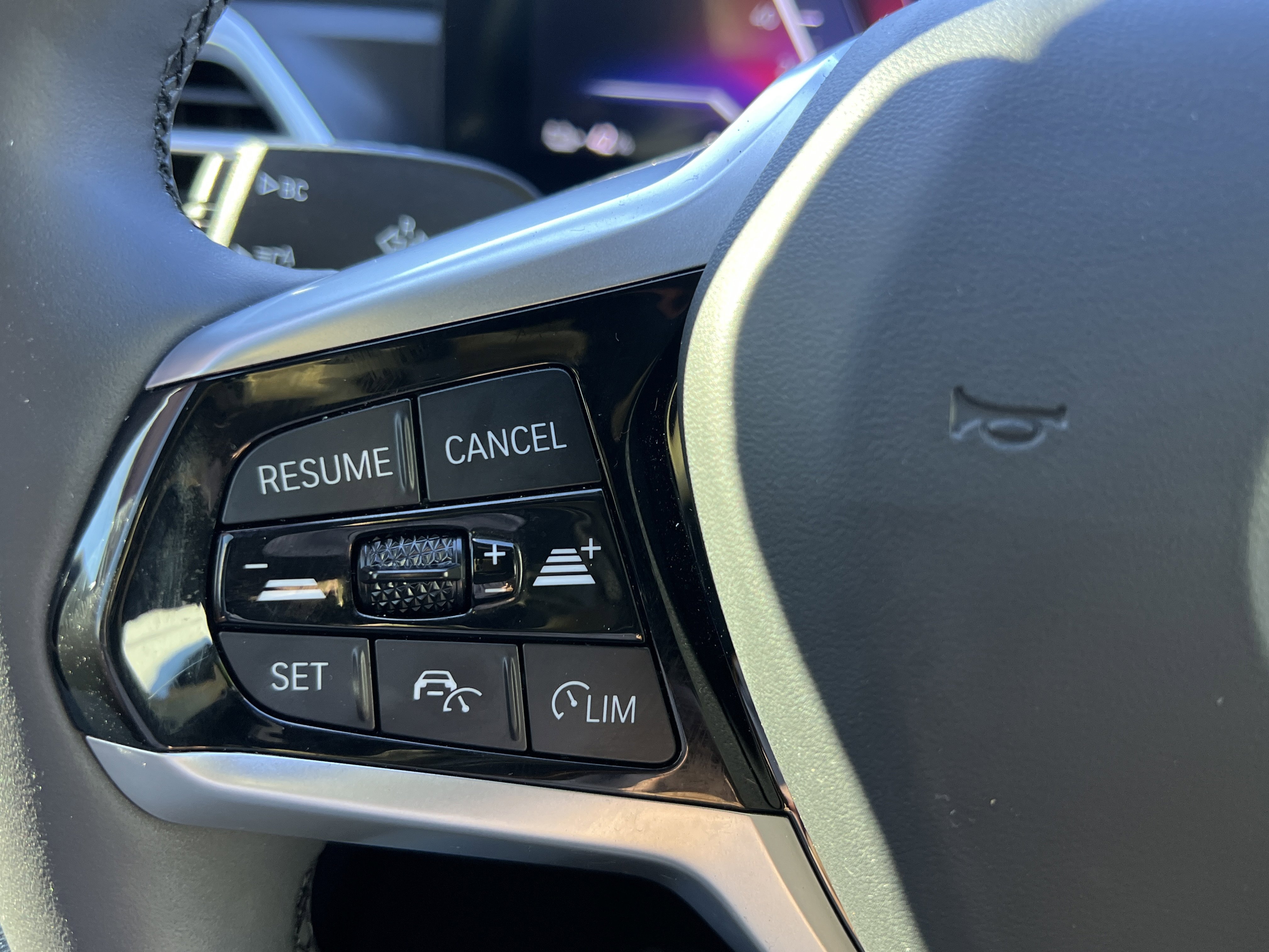 Used 2025 BMW i4 eDrive40 w/ M Sport Package image 24