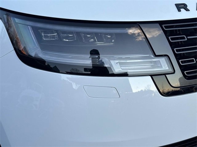 Used 2023 Land Rover Range Rover SE image 3