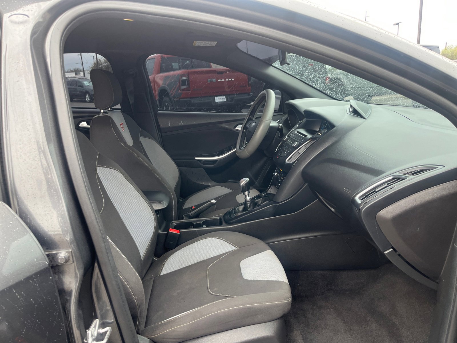 Used 2017 Ford Focus ST image 19