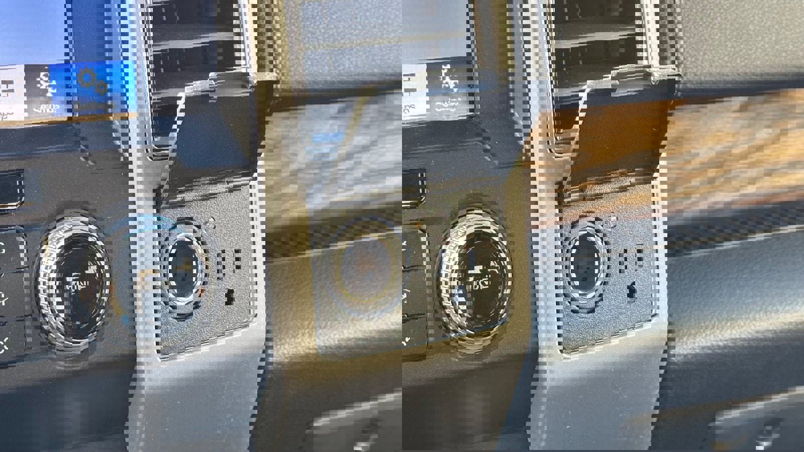 Certified 2019 Ford F150 Lariat w/ Equipment Group 502A Luxury image 54