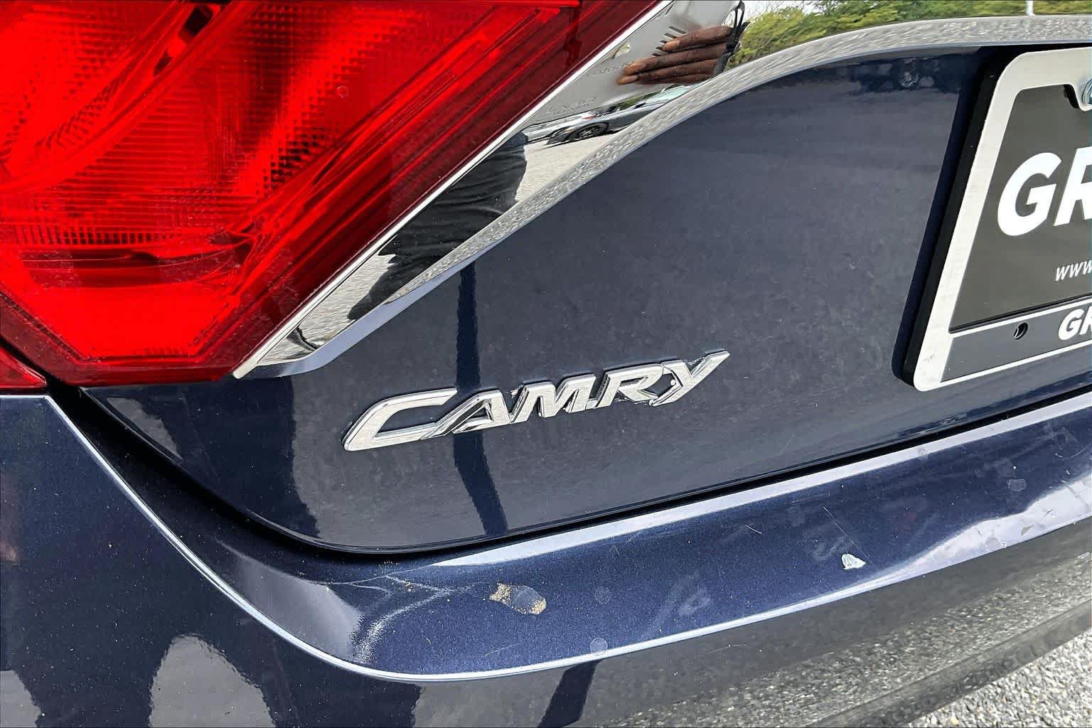 Used 2017 Toyota Camry XLE w/ Moonroof Package FWD image 31