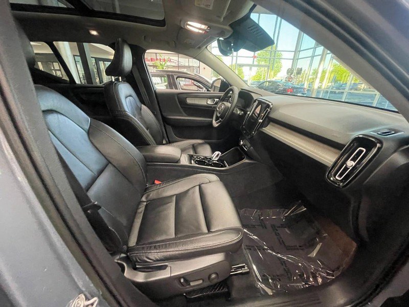 Used 2023 Volvo XC40 B5 Ultimate AWD/4WD image 7