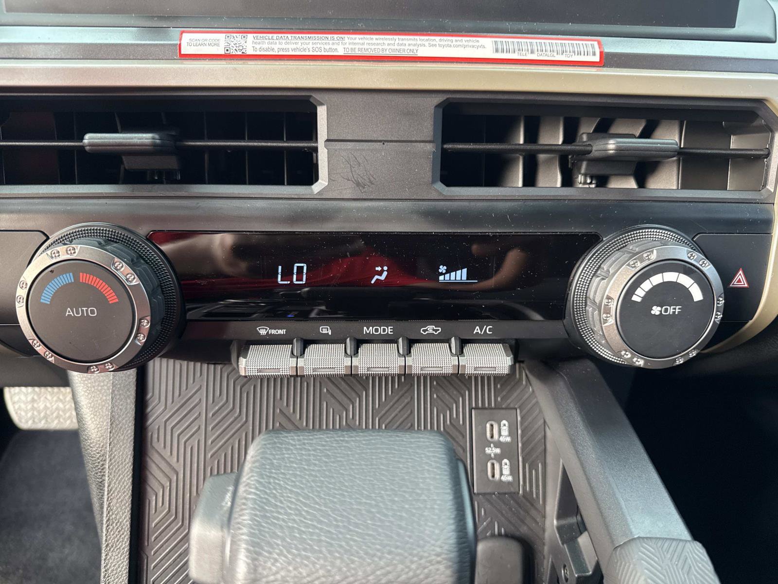 Used 2025 Toyota Tacoma Limited image 23