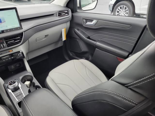 New 2025 Ford Escape SE w/ PHEV Premium Package image 17