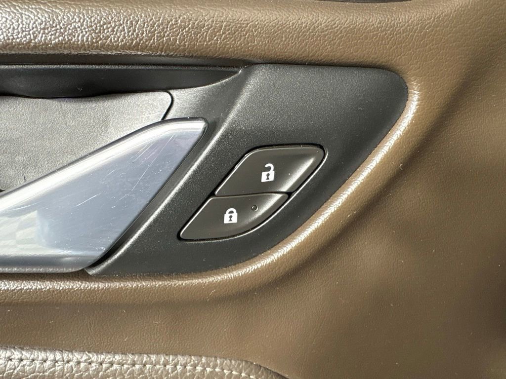 Used 2021 GMC Yukon Denali w/ Denali Premium Package image 47