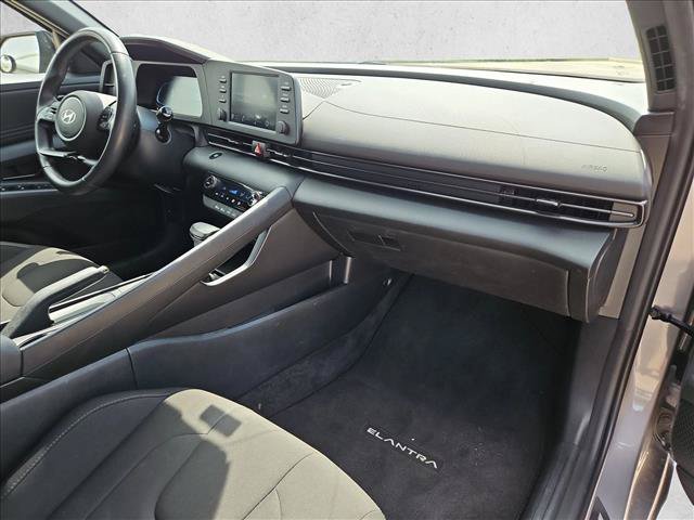 Used 2025 Hyundai Elantra Sport FWD image 20