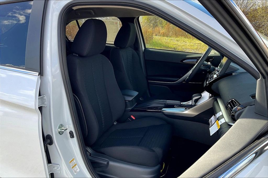 New 2026 Mitsubishi Eclipse Cross LE image 8