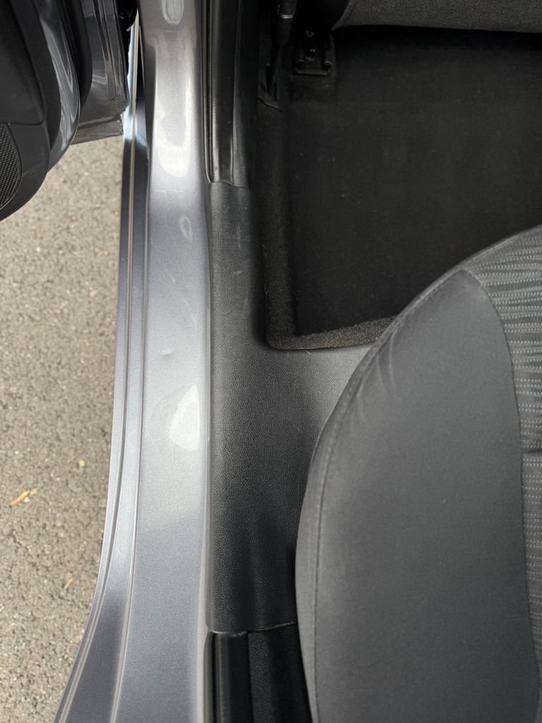 Used 2017 Hyundai Accent SE FWD image 32