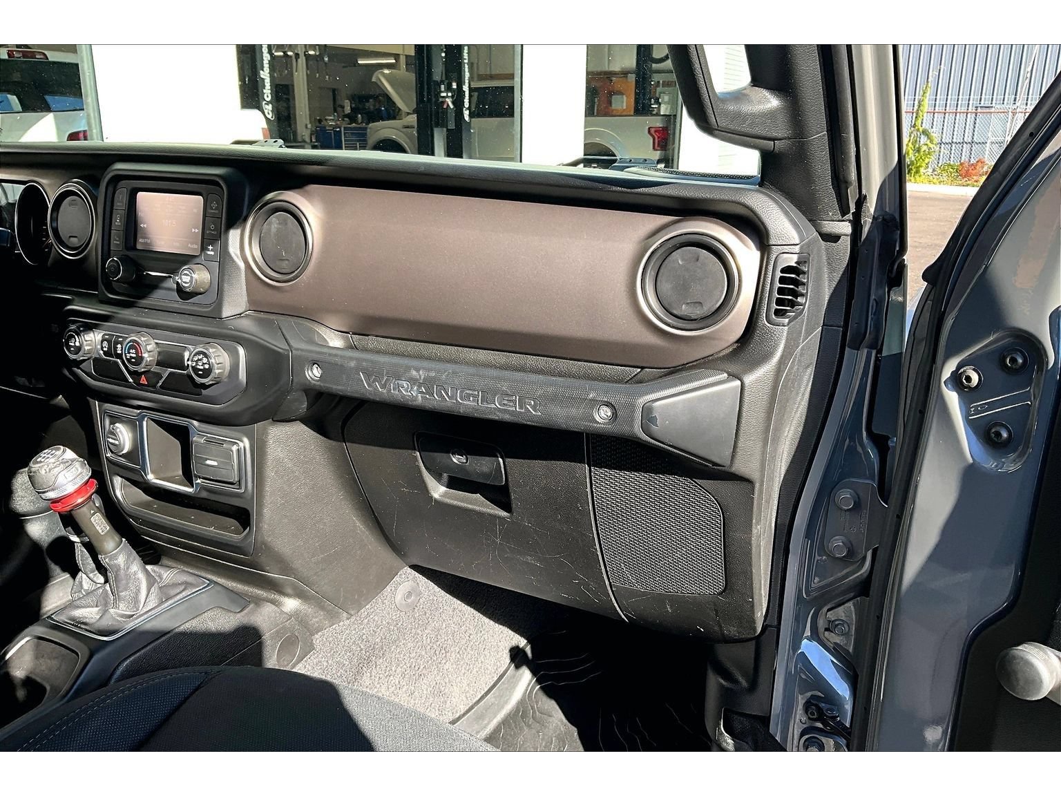 Used 2021 Jeep Wrangler Sport AWD/4WD image 16