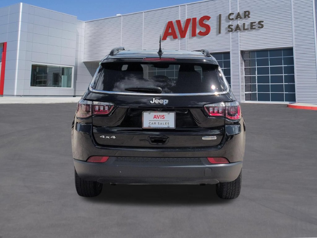 Used 2025 Jeep Compass Latitude AWD/4WD image 7