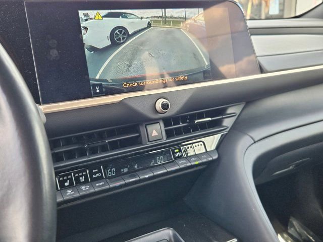 Used 2024 Toyota Crown Limited image 18