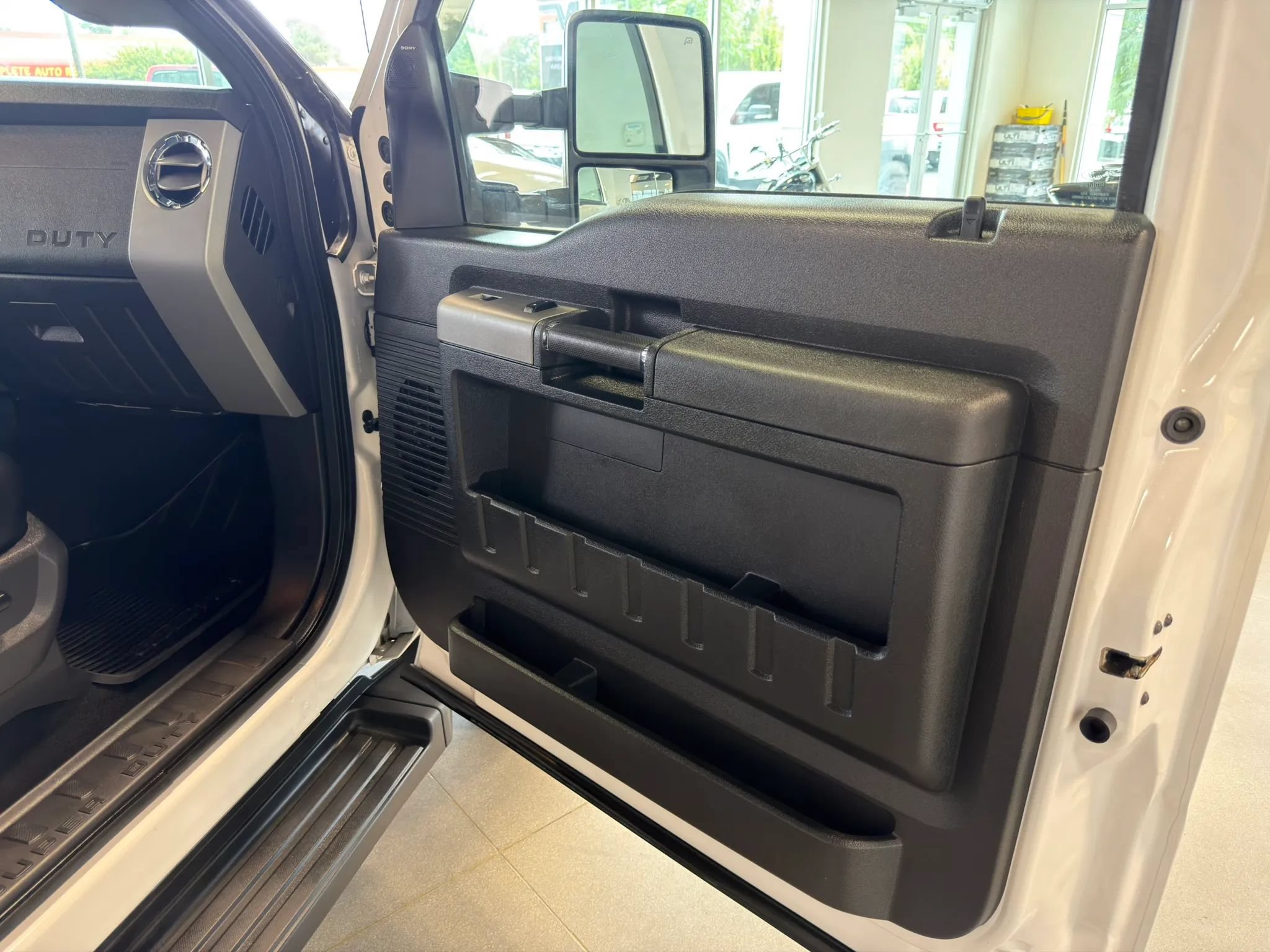 Used 2016 Ford F350 Lariat w/ Lariat Ultimate Package AWD/4WD image 22