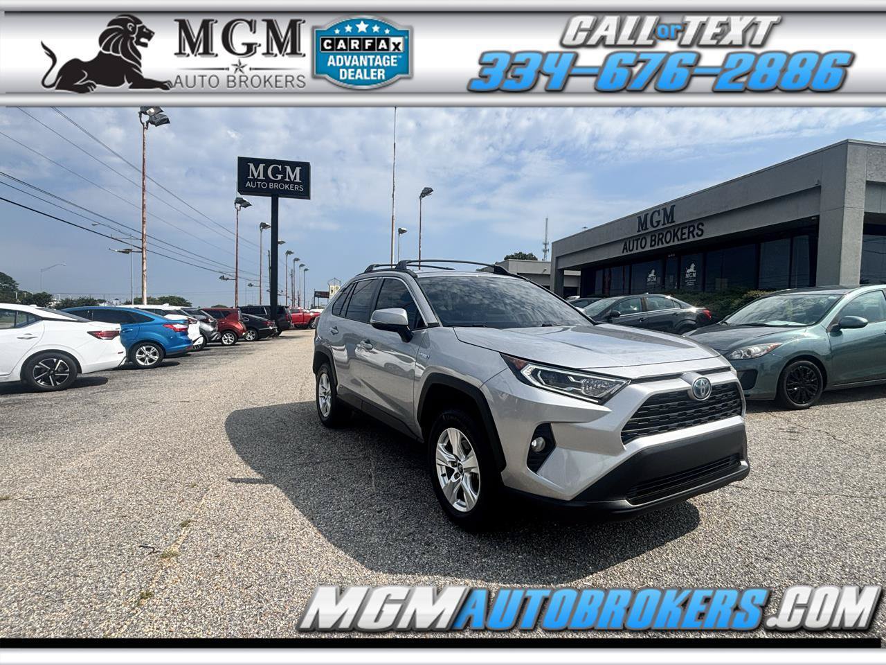 Used 2020 Toyota RAV4 XLE AWD/4WD image 1