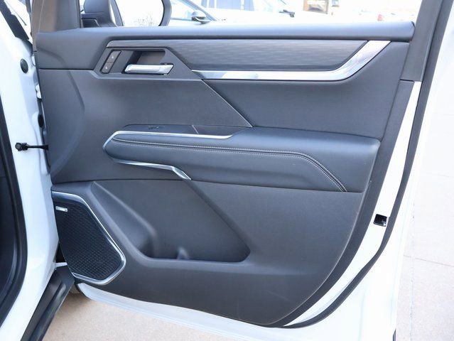 Used 2025 GMC Acadia Elevation image 10