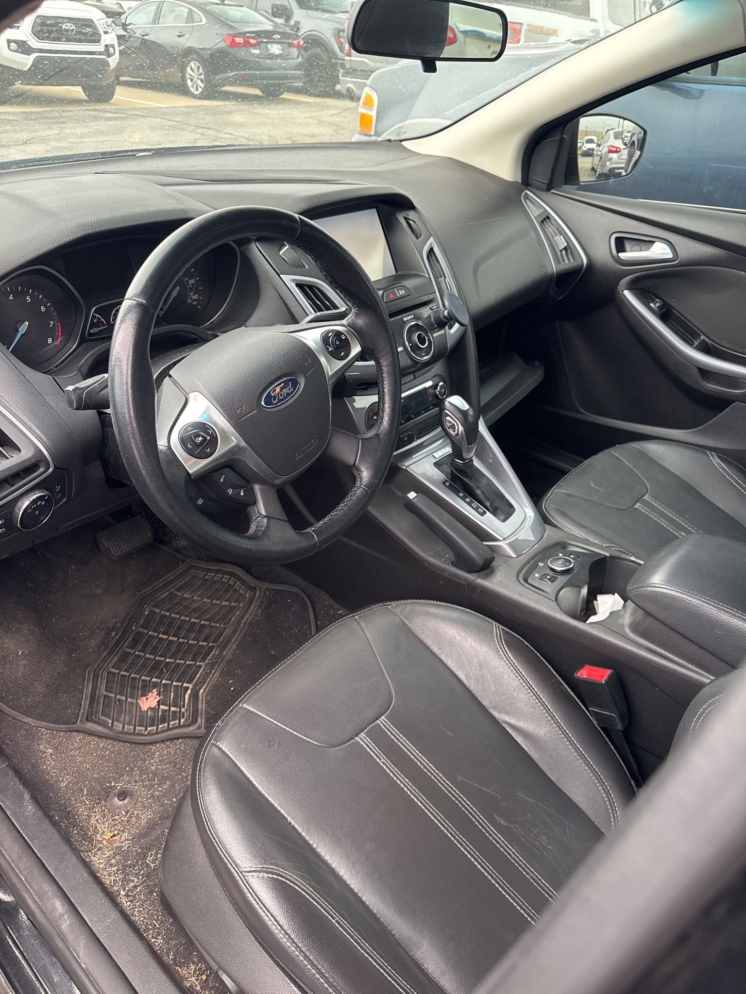 Used 2014 Ford Focus Titanium FWD image 5