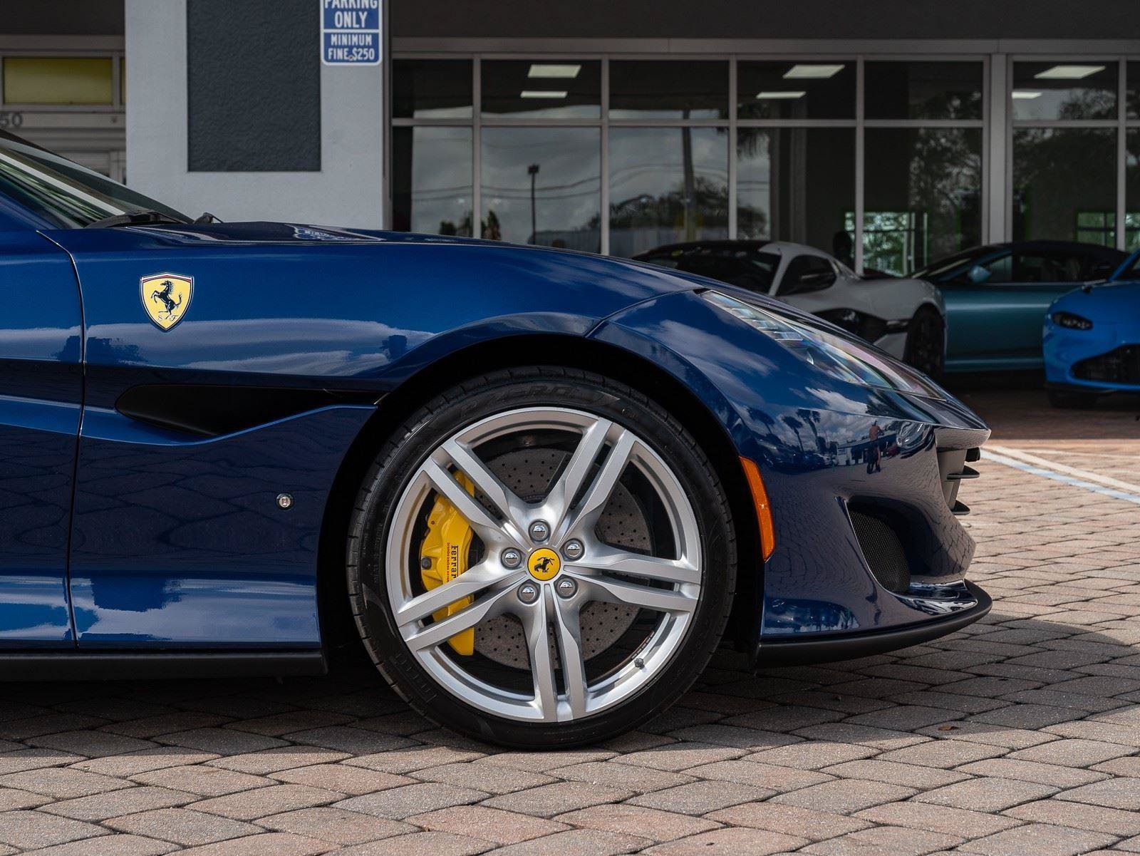 Used 2019 Ferrari Portofino RWD image 23