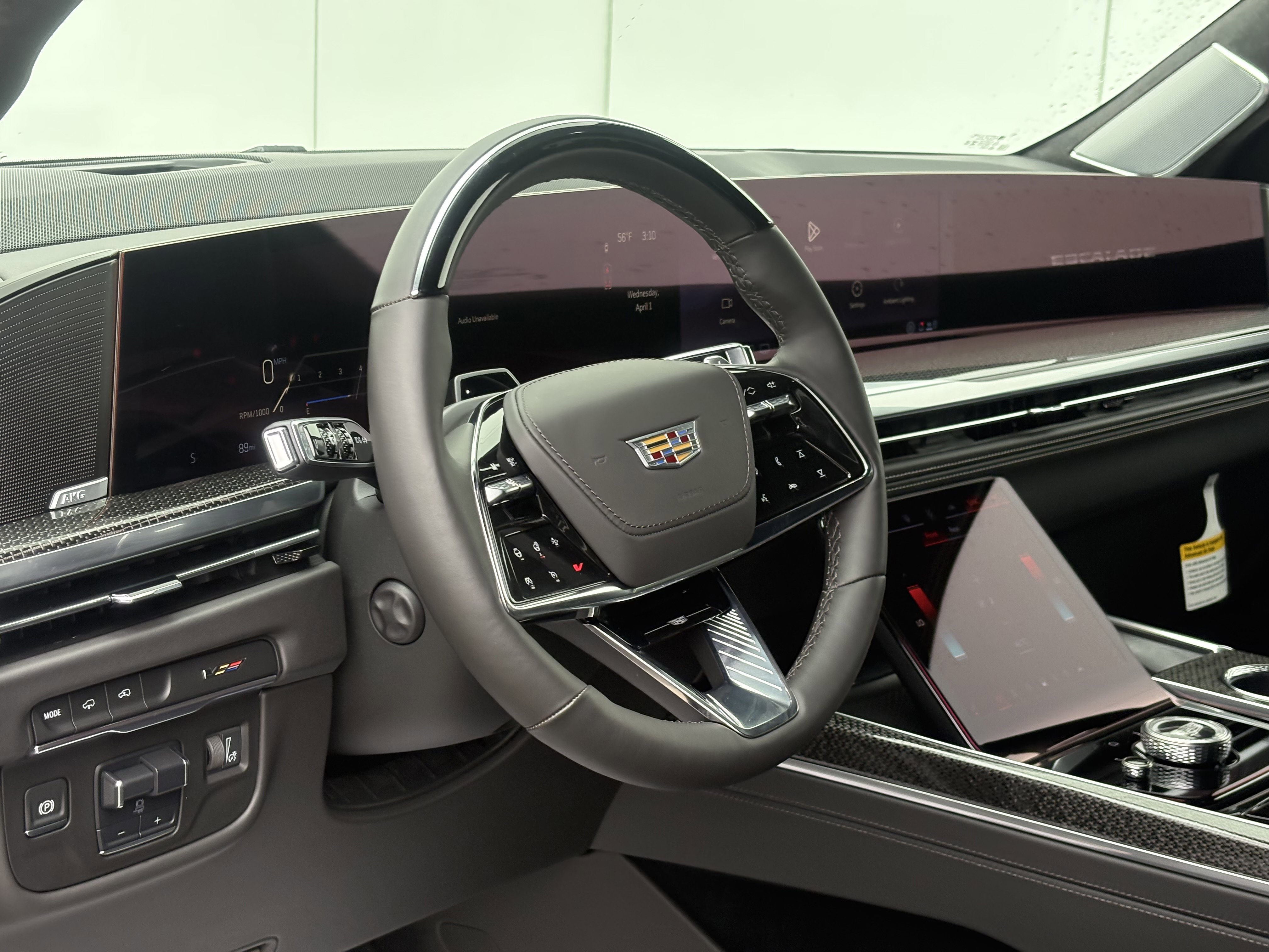 Used 2025 Cadillac Escalade V w/ LPO, ONYX Package image 19