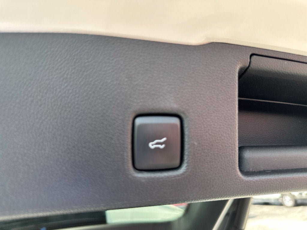 Certified 2024 Ford Escape ST-Line Elite w/ Premium Technology Package AWD/4WD image 13