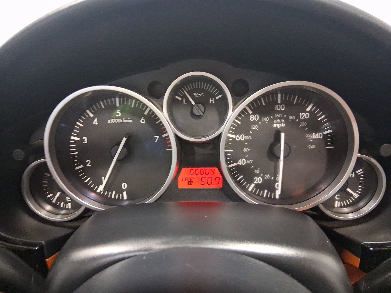 Used 2006 MAZDA MX-5 Miata Grand Touring RWD image 22