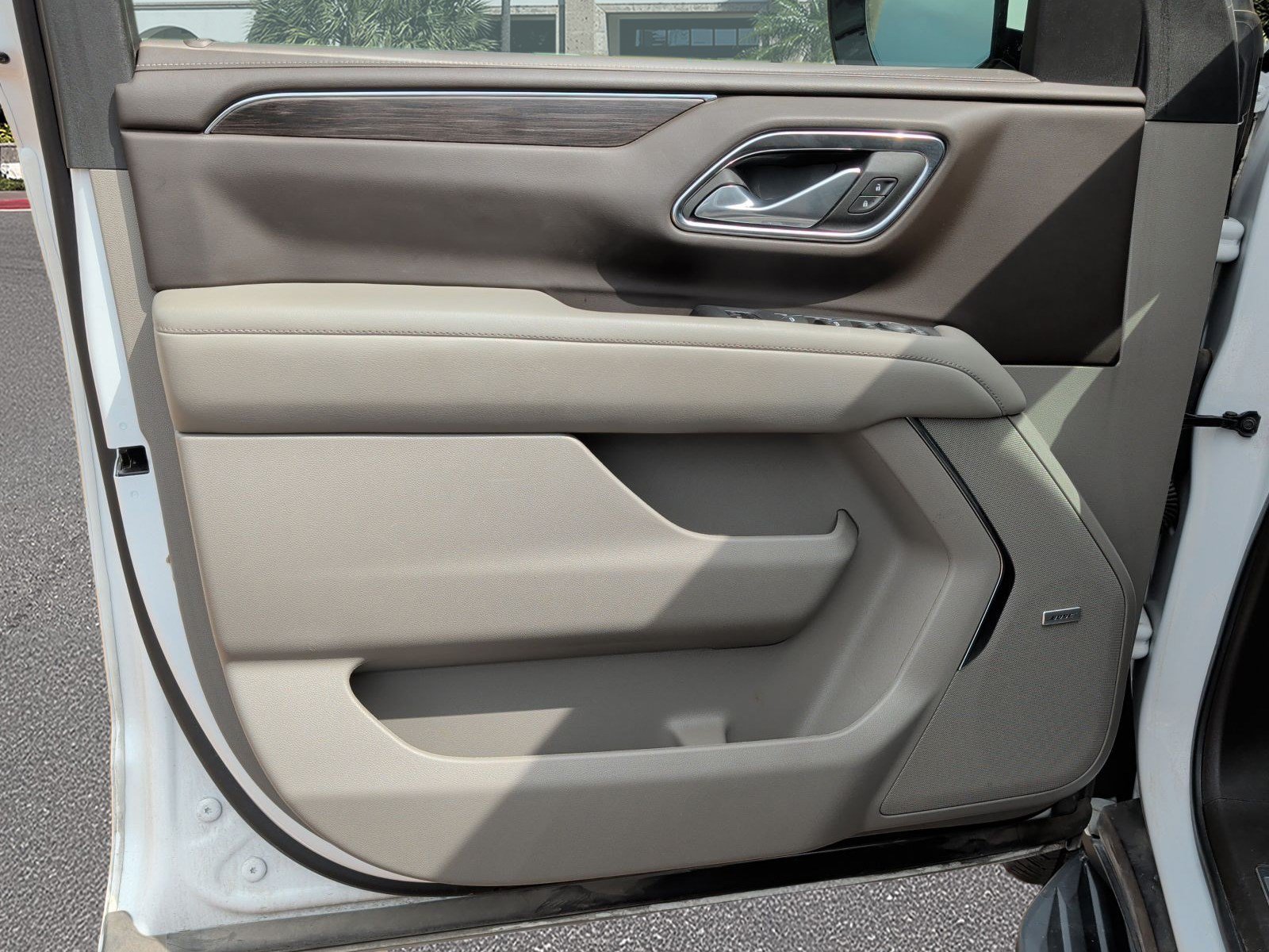 Used 2024 Chevrolet Tahoe LT w/ Luxury Package RWD image 8