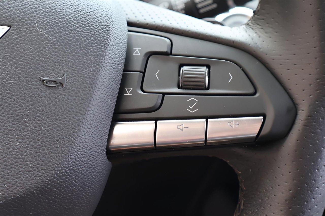 Certified 2023 Cadillac XT4 Sport w/ Enhanced Visibility Package image 18