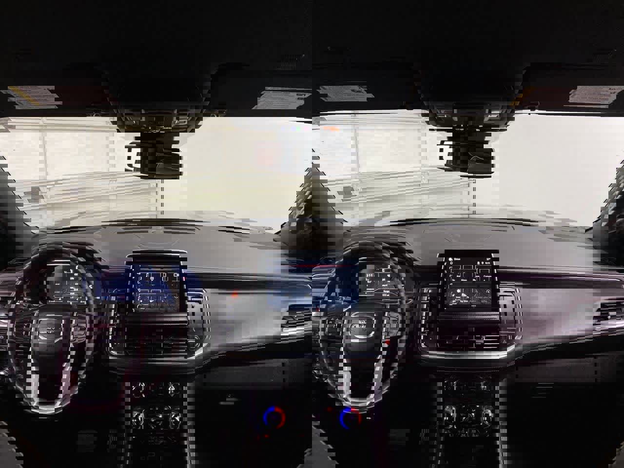 Used 2023 GMC Yukon SLT image 14