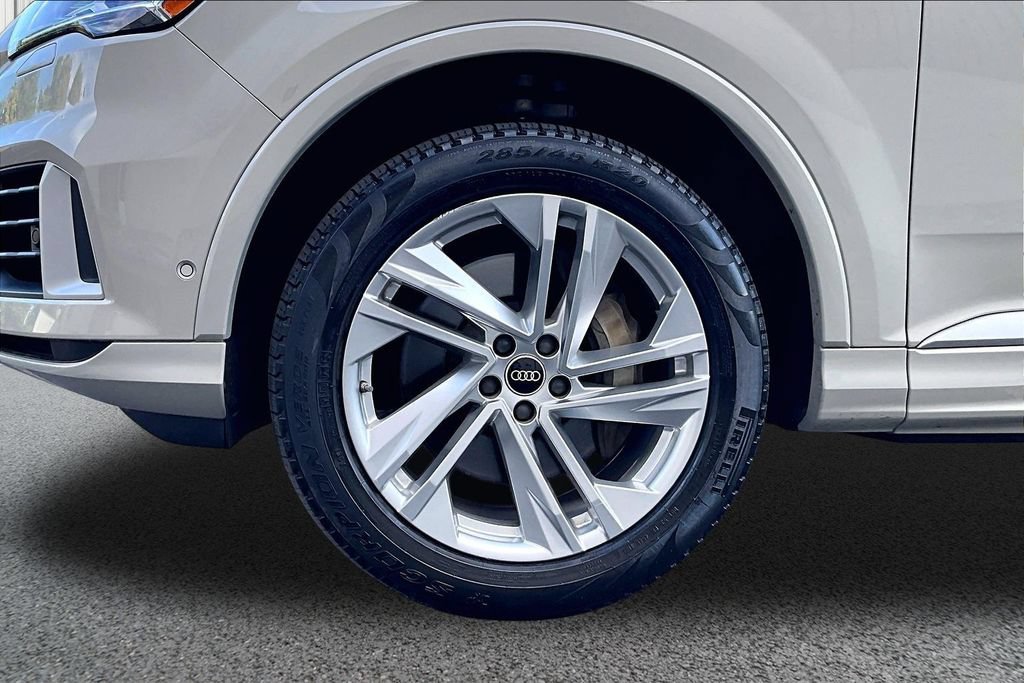 Used 2023 Audi Q7 3.0T Premium Plus w/ Premium Plus Package AWD/4WD image 32