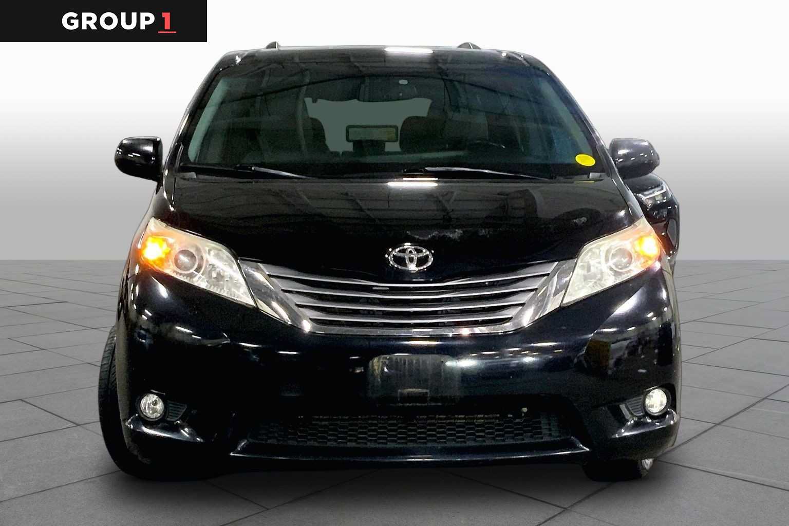 Certified 2017 Toyota Sienna XLE w/ XLE Navigation Package AWD/4WD image 4