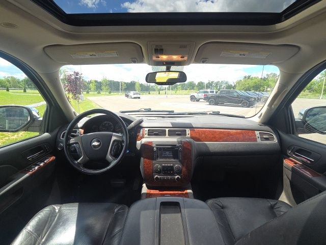 Used 2010 Chevrolet Avalanche LTZ AWD/4WD image 14