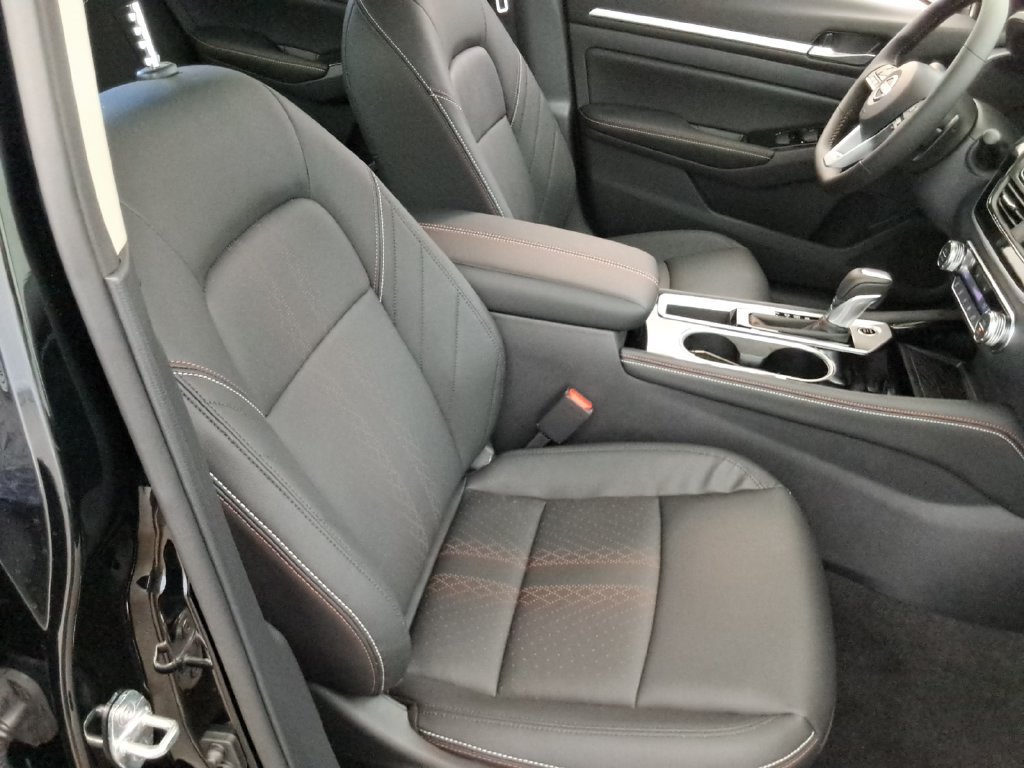 Used 2025 Nissan Altima 2.5 SR w/ SR Premium Package FWD image 16