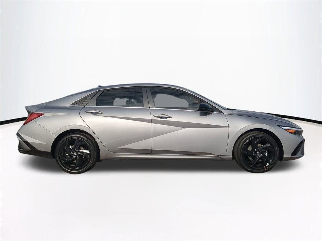 New 2026 Hyundai Elantra SEL Sport image 4