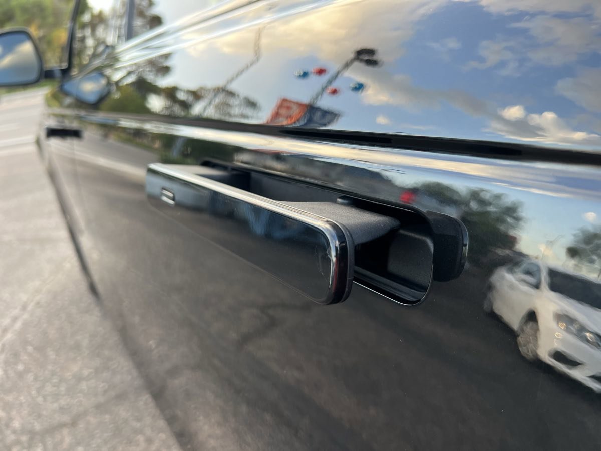 Used 2019 Land Rover Range Rover Velar R-Dynamic SE image 6