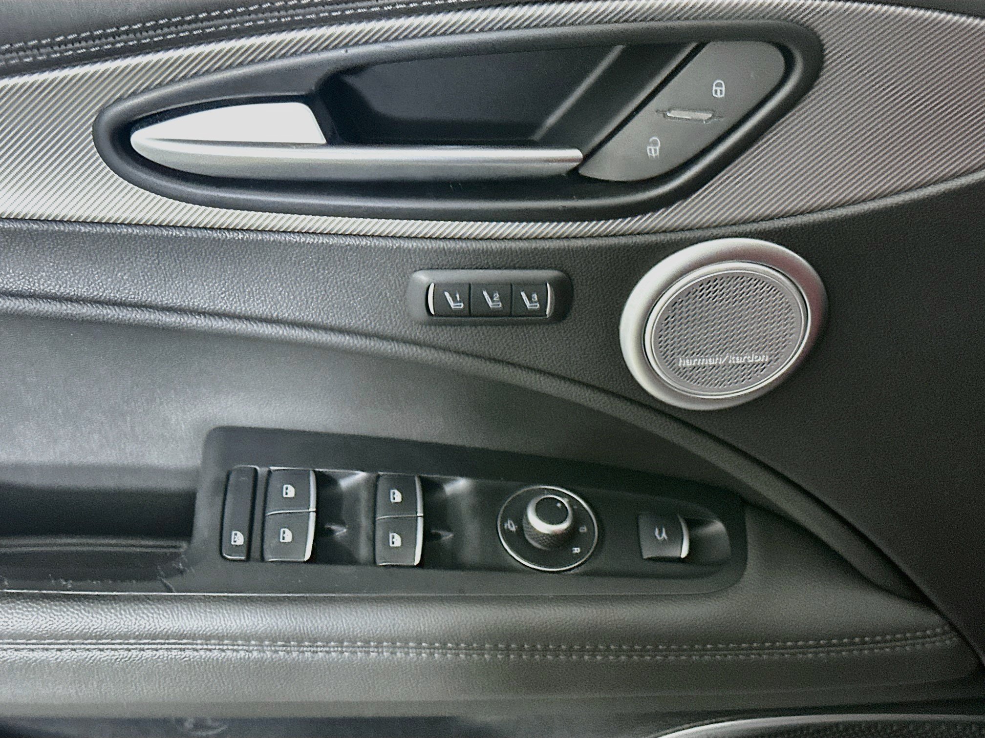 Used 2023 Alfa Romeo Stelvio Veloce AWD/4WD image 15