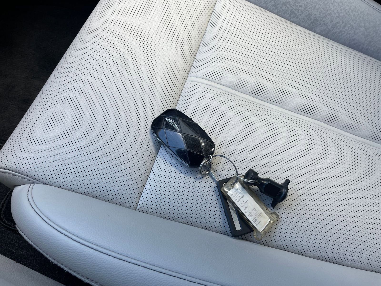 Used 2025 Genesis G70 2.5T image 22