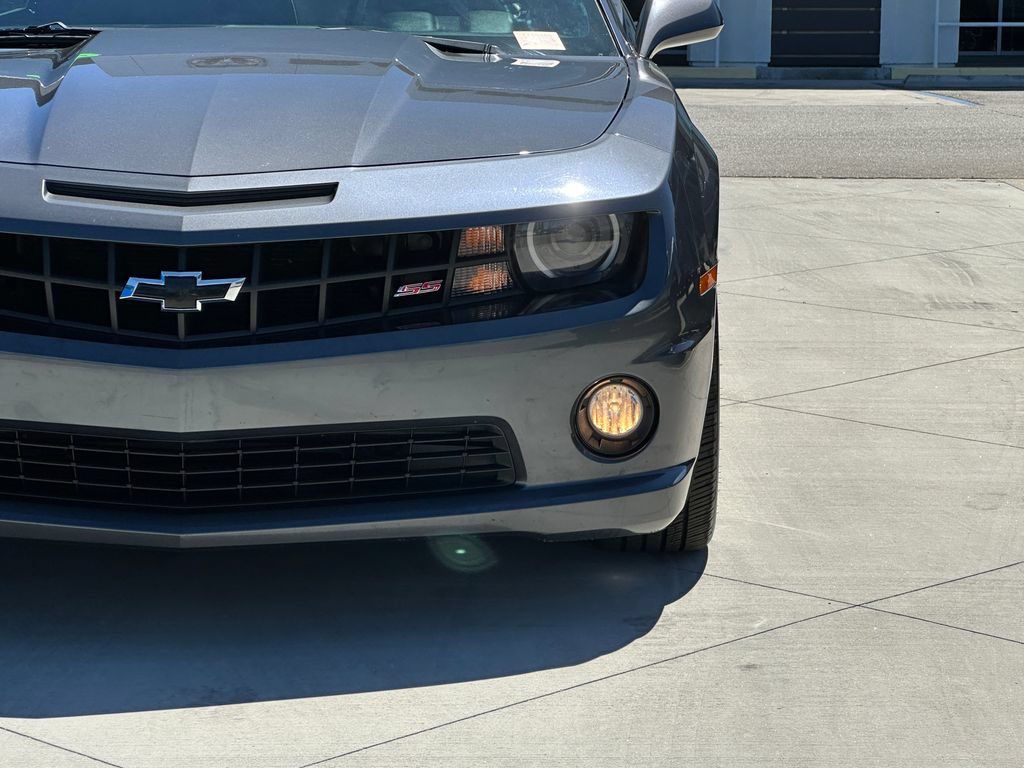 Used 2010 Chevrolet Camaro SS RWD image 15