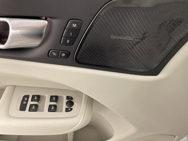 Certified 2024 Volvo XC60 T8 Plus w/ Protection Package Premier image 18