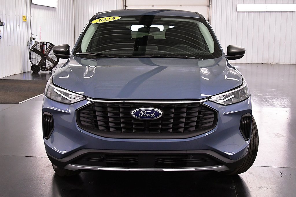 New 2025 Ford Escape Active image 2