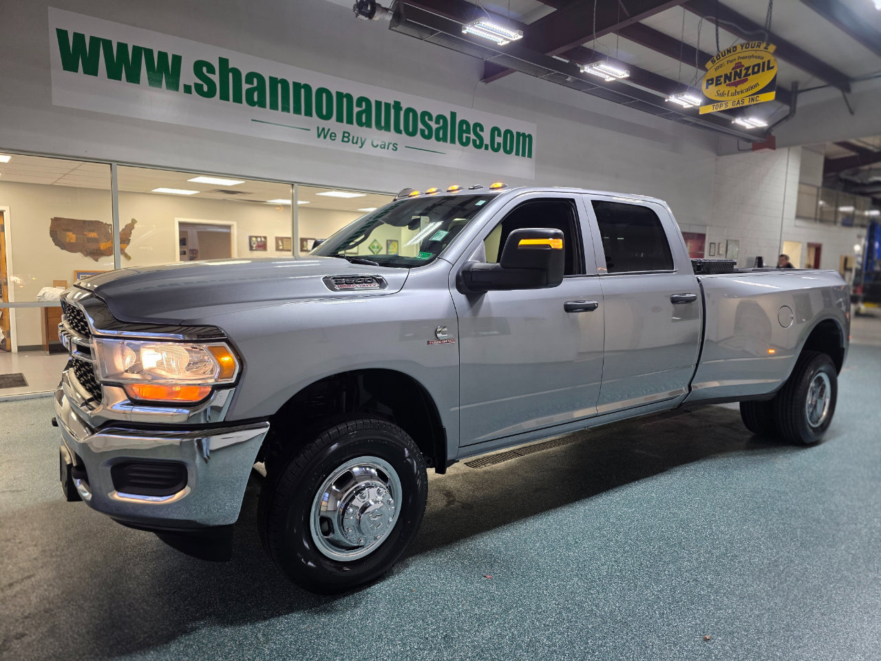 Used 2024 RAM 3500 Tradesman w/ Safety Group image 2