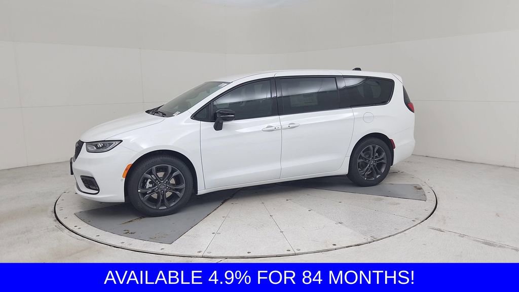 New 2026 Chrysler Pacifica Select image 7