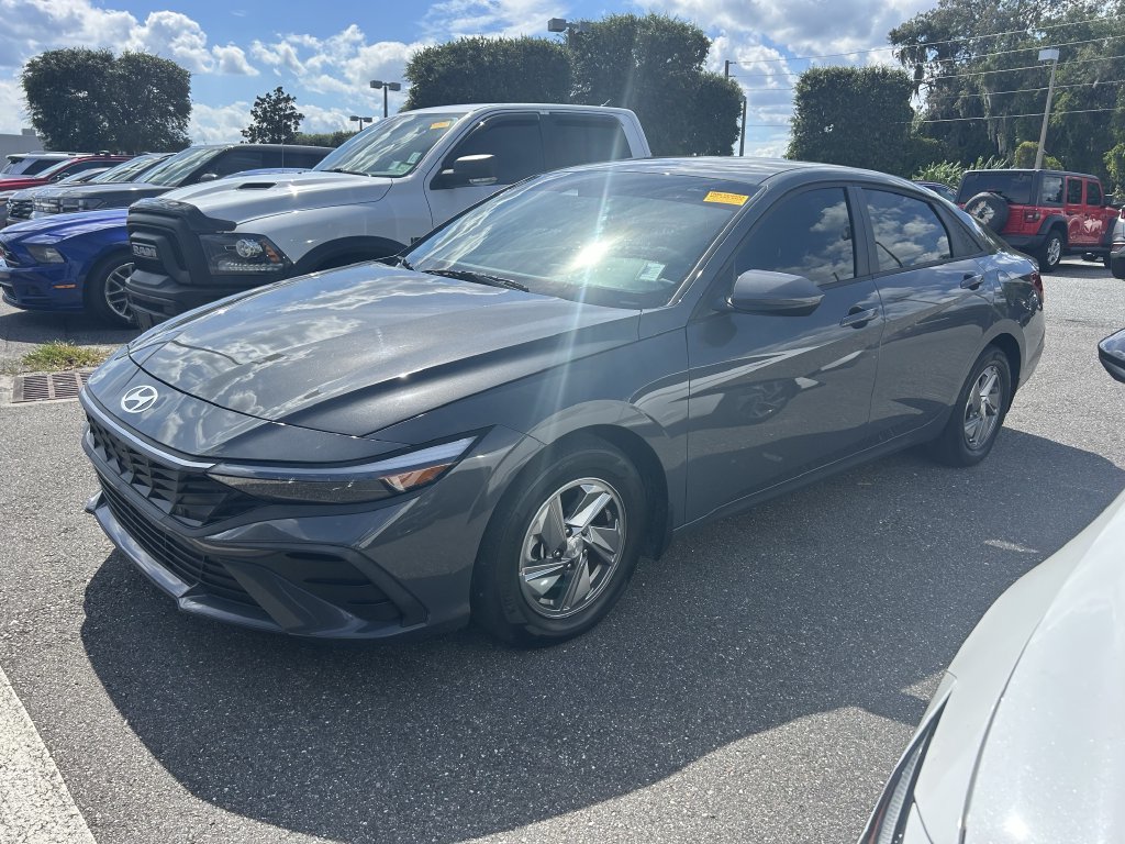 Certified 2025 Hyundai Elantra SE FWD image 7