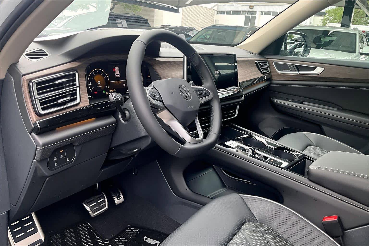 New 2026 Volkswagen Atlas SEL Premium R-Line AWD/4WD image 8