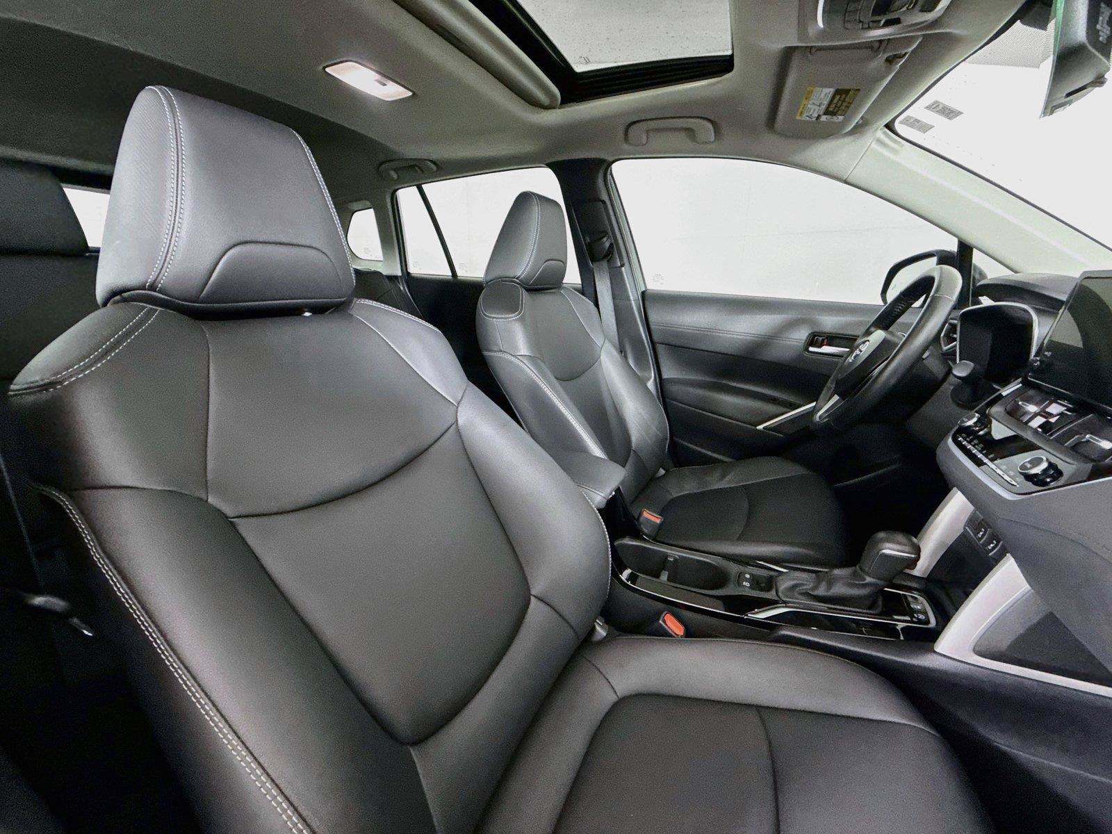 Certified 2025 Toyota Corolla Cross XLE w/ Convenience Package AWD/4WD image 42