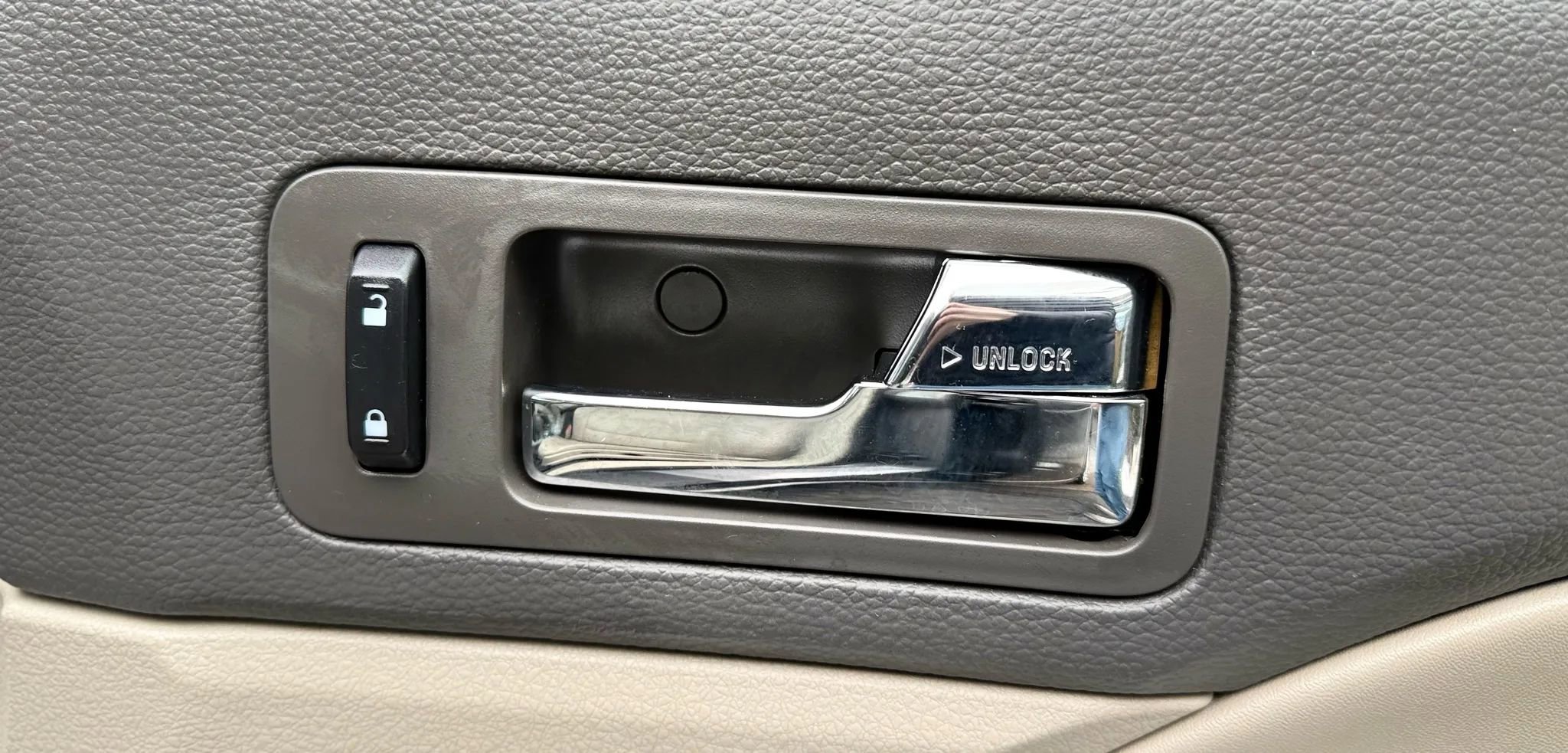 Used 2012 Ford Fusion SEL FWD image 34