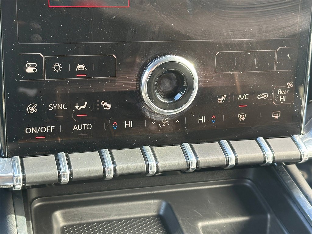 Used 2024 GMC Acadia Elevation image 29