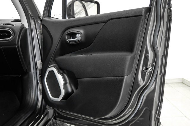 Used 2019 Jeep Renegade Latitude w/ Popular Equipment Group image 39